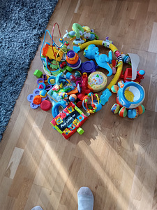 Игрушки для маленьких детей