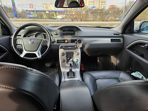 Volvo v 70 (10 фото из 10)