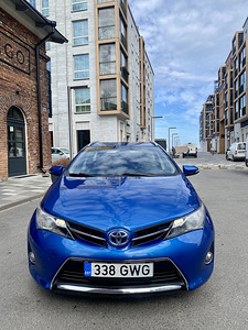 Takso rendiauto Toyota Auris Hybrid/LPG Bolt (9 foto / 9)