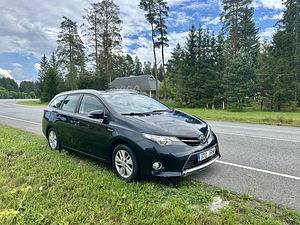 Toyota Auris 2014 LPG/Hybrid (7 foto / 13)