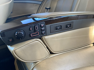 BMW 745D 220KW Facelift (8 foto / 14)