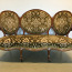 Старый диван-кушетка в стиле рококо (фото #1)