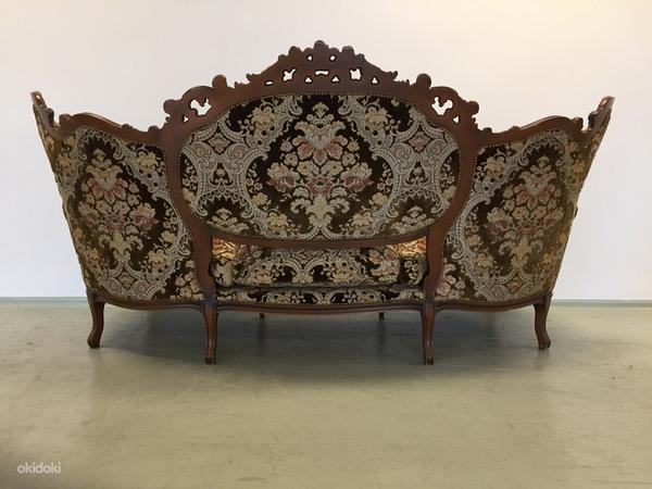 Красивый диван-кушетка в стиле рококо (фото #6)