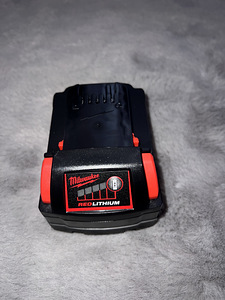 Аккумулятор Milwaukee M18 B5-CR 5.0 (2 фото из 3)