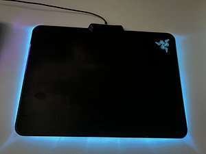 Коврик с подсветкой Razer Firefly (1 фото из 3)