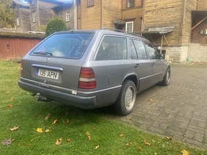 Mercedes - Benz 230TE 1990 (4 foto / 11)