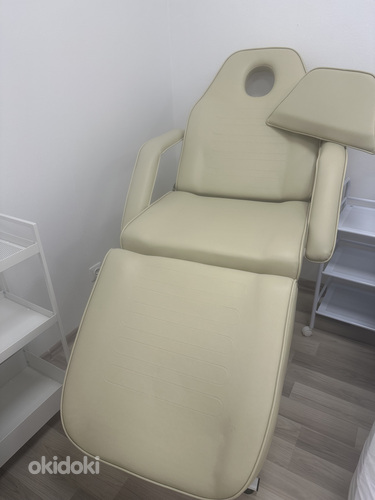 Массажный стол / стол косметолога / кресло для педикюра (фото #1)
