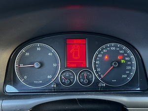 M: 2006 vw touran 1,9tdi 77kw 6manu (7 foto / 7)