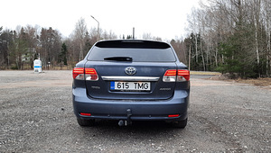 Toyota avensis 2.2 d-cat (2 foto / 8)