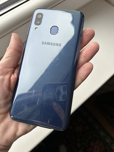 Telefon Samsung Galaxy A20e (4 foto / 5)