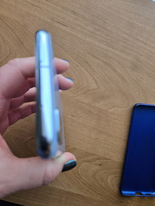 Samsung Galaxy S 20 128GB, uus aku (1 foto / 9)