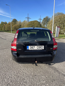 Volvo v50 1.6d (8 foto / 9)