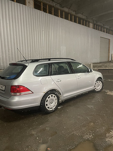 Volkswagen Golf (2 foto / 6)