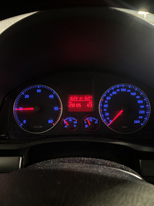 Volkswagen Golf (6 foto / 6)