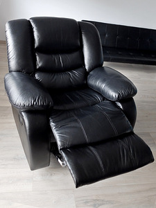 Черное кожаное кресло "Jadine"