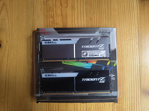 RAM DDR4 G.SKILL Trident Z RGB 2x16GB (1 foto / 4)