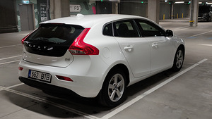 Volvo V40 Momentum D2 (2 foto / 12)