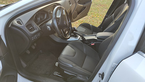 Volvo V40 Momentum D2 (6 foto / 12)