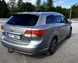 Toyota avensis 2012 LPG (4 foto / 10)