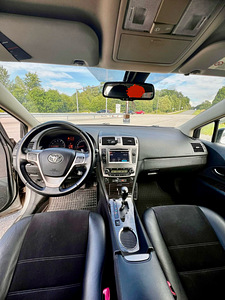 Toyota avensis 2012 LPG (6 foto / 10)