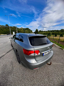 Toyota avensis 2012 LPG (9 foto / 10)
