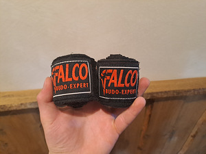 Falco Poksikindad ja Fairtex Jalakaitsmed (2 foto / 2)
