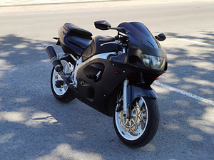Suzuki GSX600R A2-kategooria (1 foto / 3)