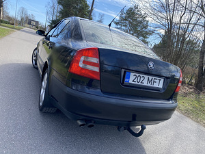 Skoda Oktavia (5 foto / 13)