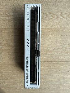 ASUS ROG STRIX 4090 OC WHITE (4 foto / 6)