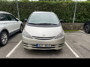 Toyota Previa (3 фото из 8)