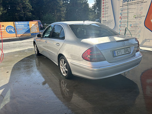 MERCEDES-BENZ w211 E320CDI (4 foto / 8)