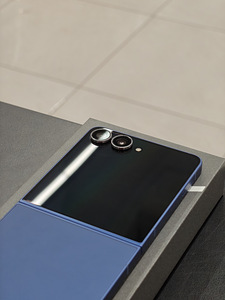 Samsung Galaxy Z Flip 7 (3 foto / 3)