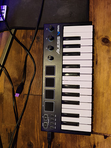 Alesis Vmini midi keyboard, klaver (1 foto / 3)