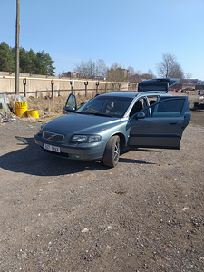 Volvo v70 2003 (9 foto / 11)