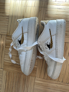 Naiste Nike tossud (1 foto / 5)
