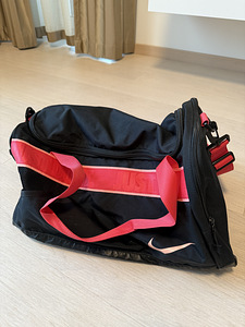 Спортивная сумка Nike