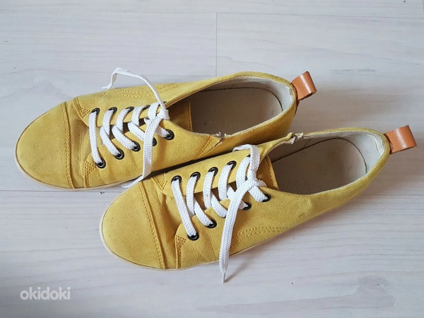 Желтые теннисные туфли/кеды 38 размера. (фото #1)