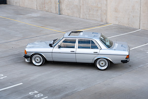 Rentida klassikaline Mercedes w123 tähtpäevadeks / pulmadeks (8 foto / 9)