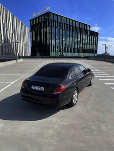 Mercedes-Benz (1 foto / 10)