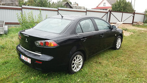Mitsubishi Lancer (3 фото из 14)