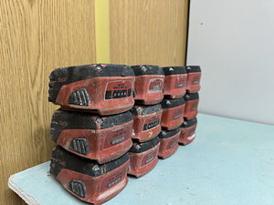 Hilti laadija (2 foto / 2)