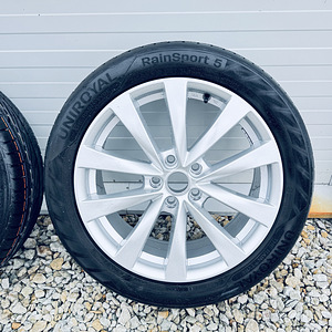 R18 veljed 5x112 ET45 uute Uniroyal Rain Sport 5 rehvidega (1 foto / 10)