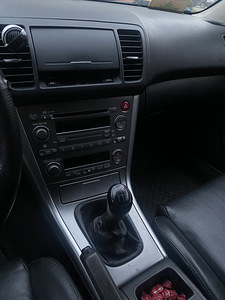 Subaru Legacy 2005 (6 фото из 6)