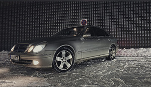 Mercedes w211 2005 (1 foto / 6)