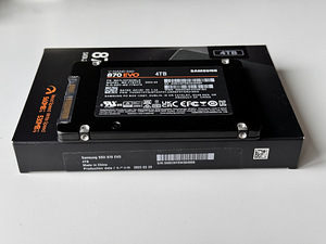 Samsung 870 EVO 2.5" 4 TB (2 foto / 10)