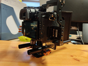 Panasonic GH 4 Body + Cage (3 foto / 9)