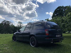 Opel Omega (3 фото из 9)