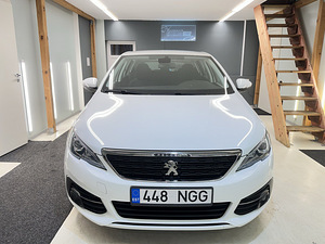 Peugeot 308 Facelift 1.5 75kW (2 foto / 11)