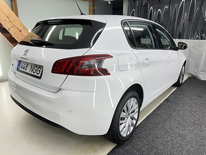 Peugeot 308 Facelift 1.5 75kW (6 foto / 11)