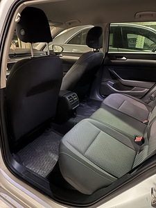 Volkswagen Passat B8 2015 1.4 (11 foto / 12)